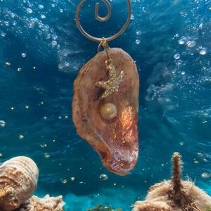 Coastal  Oyster Shell Decor from the Gulf of Mexico faux pearl & Starfish Dangle